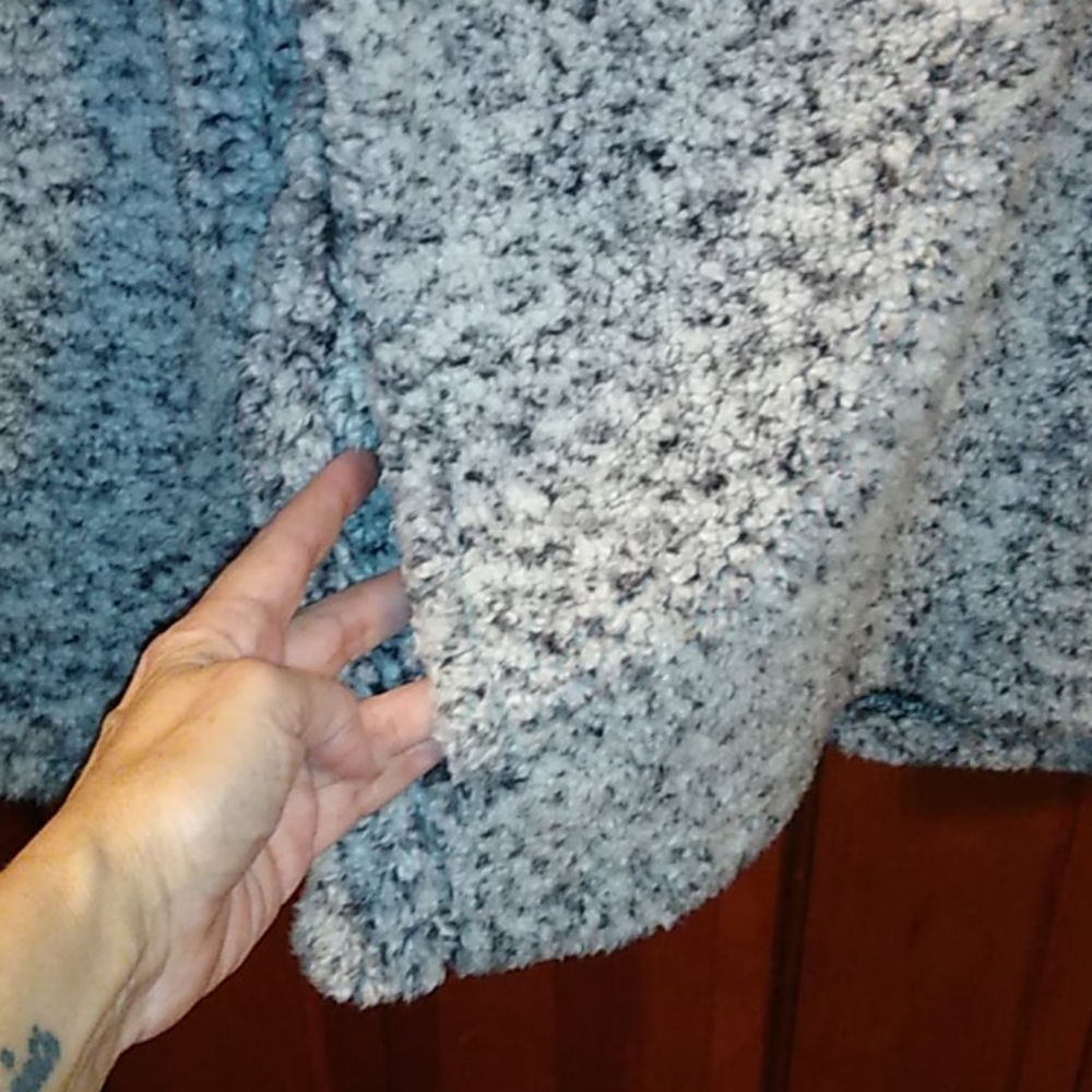 Pullover - Picture 3 of 3